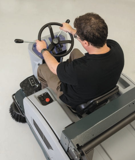 SW4000 B Ride on Battery Road Sweeper - Nilfisk