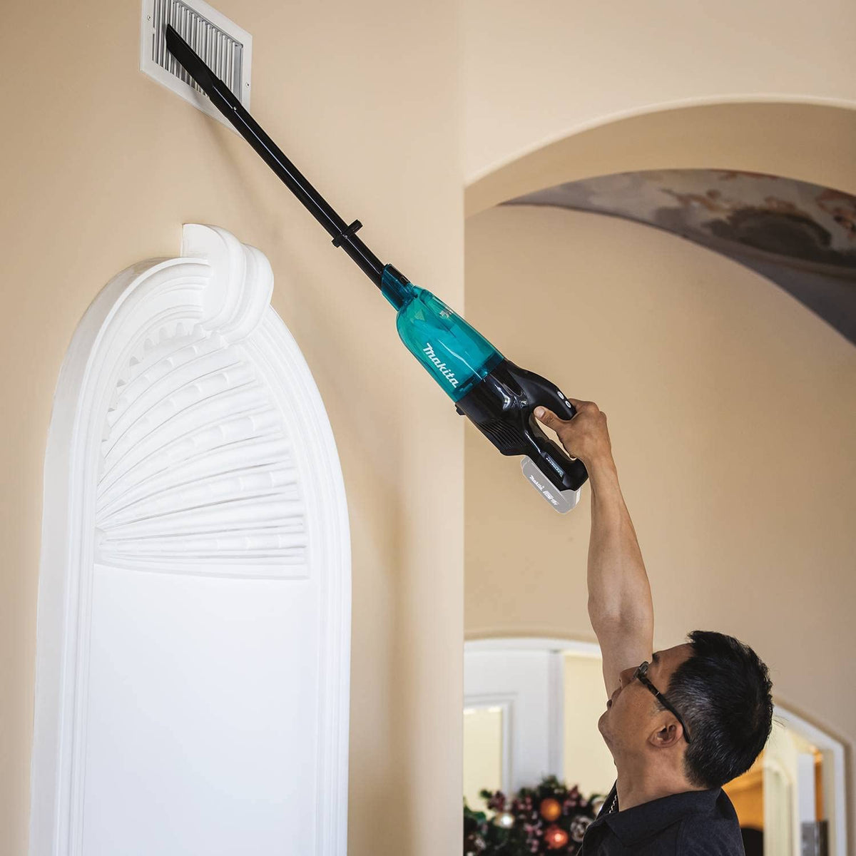Makita CL001GD226 40v Stick Vacuum Cleaner - Full Kit