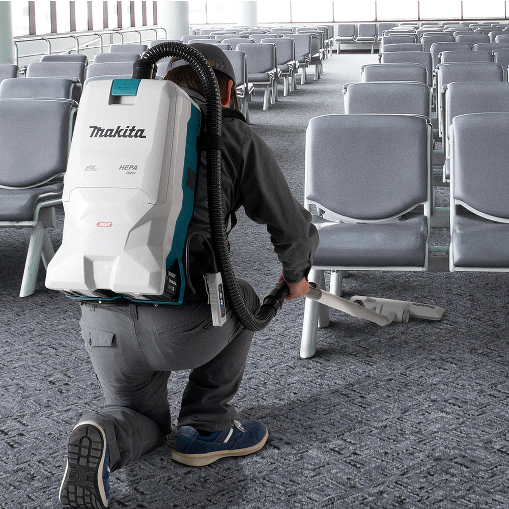 Makita VC011GT202 40v Cordless Backpack Vacuum- Full kit