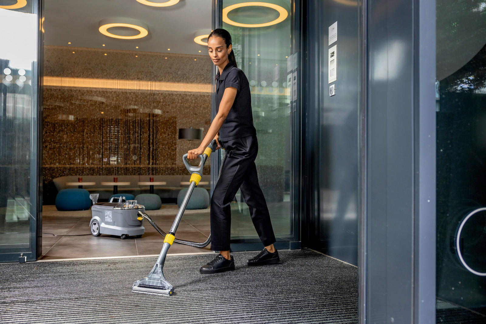 Karcher Puzzi 10/1 Carpet Upholstery Vacuum Cleaner - 1.100-130.0