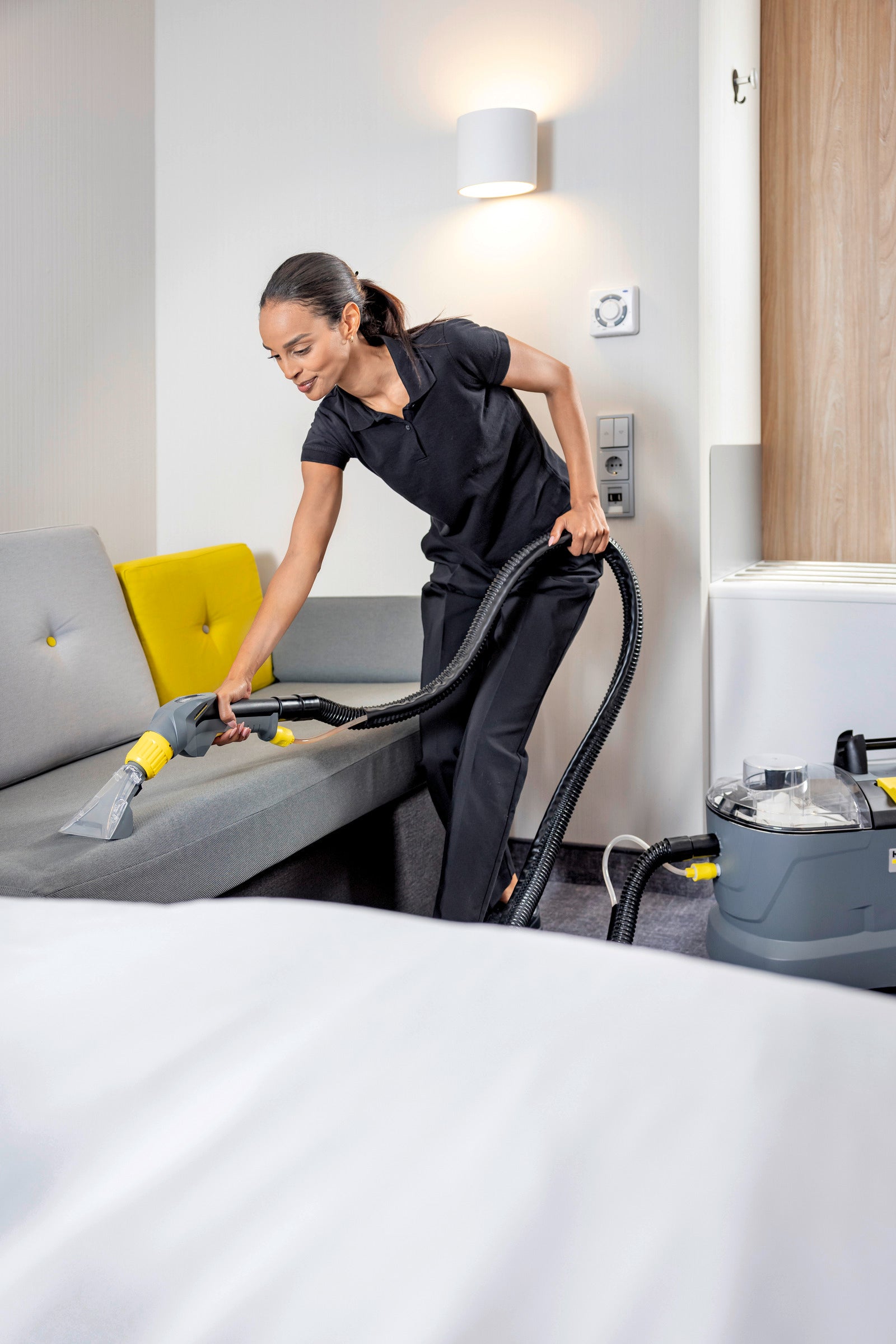 Karcher Puzzi 10/1 Carpet Upholstery Vacuum Cleaner - 1.100-130.0