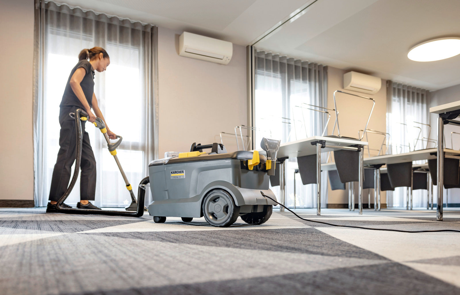 Karcher Puzzi 10/1 Carpet Upholstery Vacuum Cleaner - 1.100-130.0