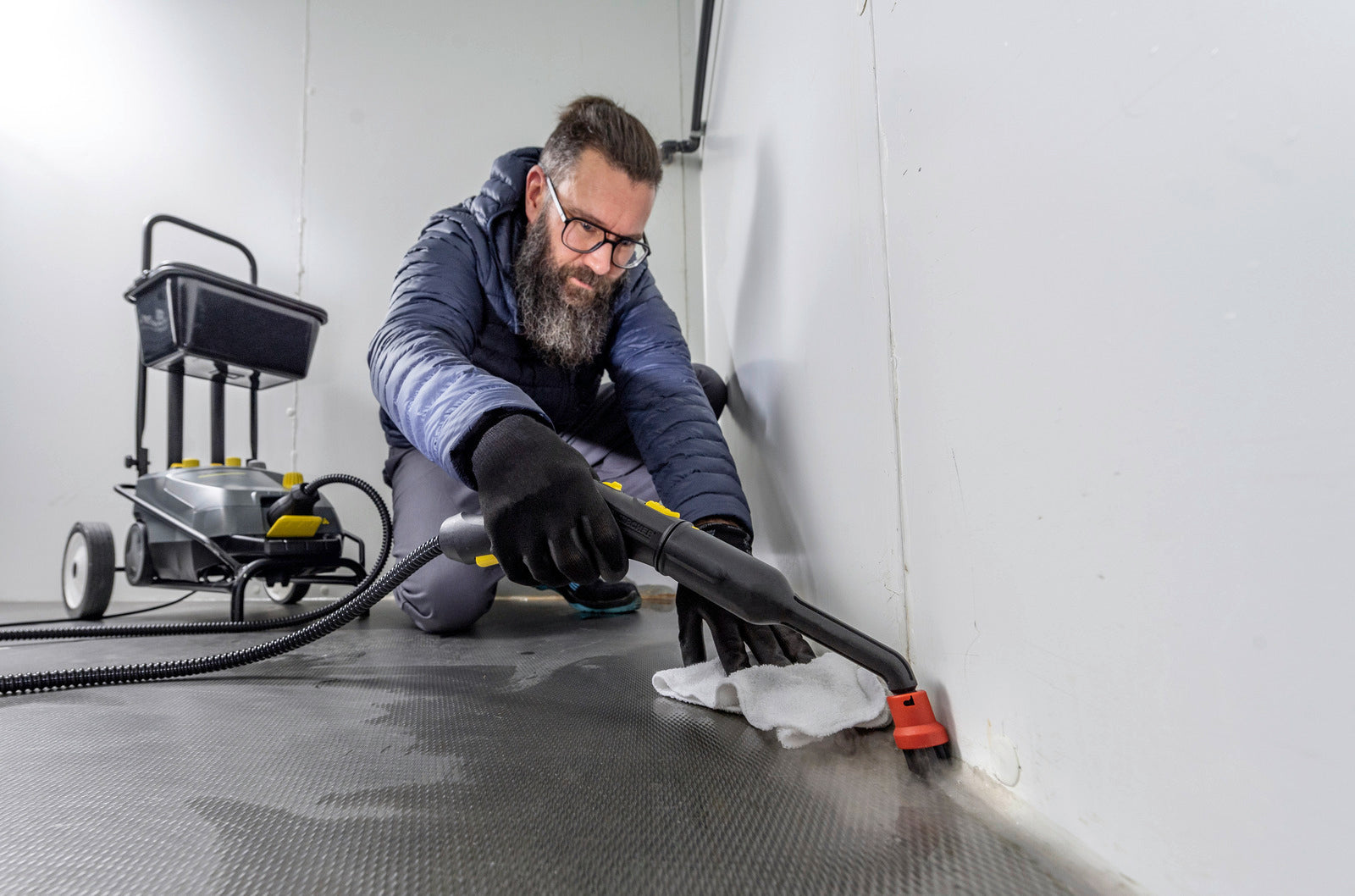 Karcher SG 4/4  Compact Steam Cleaner 1.092-282.0