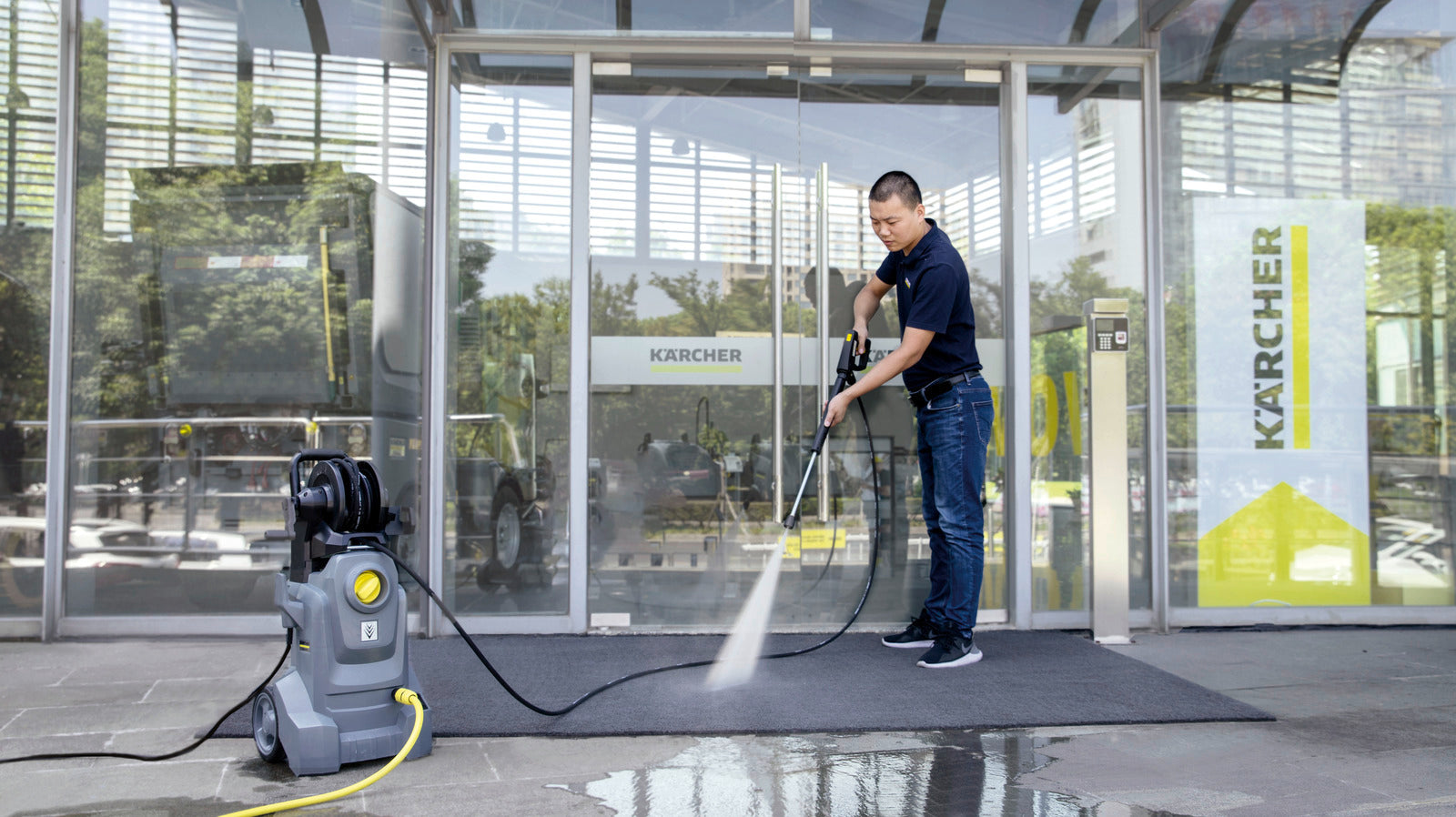 Karcher HD 4/10 X Classic Cold Pressure Washer 100 Bar 1.520-978.0