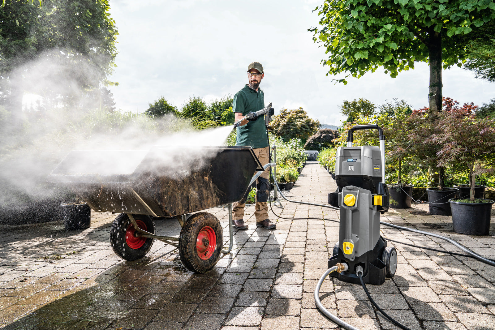 Karcher HD 4/11 C Bp Battery Powered Cold Water Pressure Washer 1.520-928.0