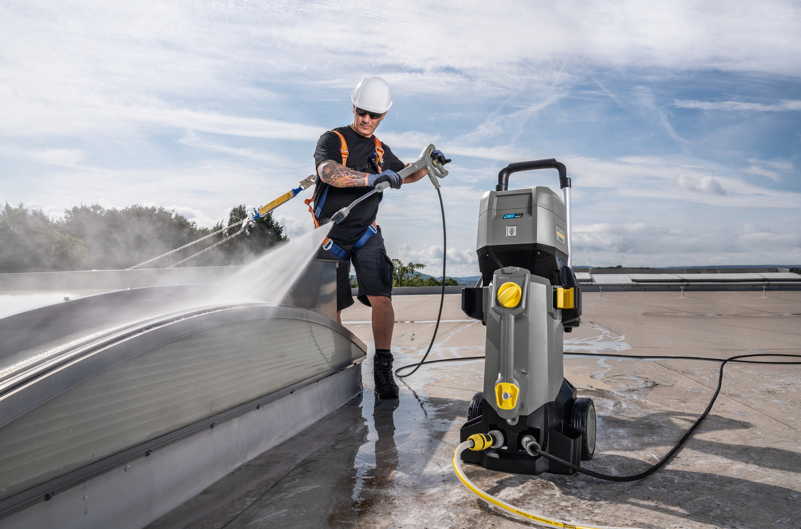Karcher HD 4/11 C Bp Battery Powered Cold Water Pressure Washer 1.520-928.0