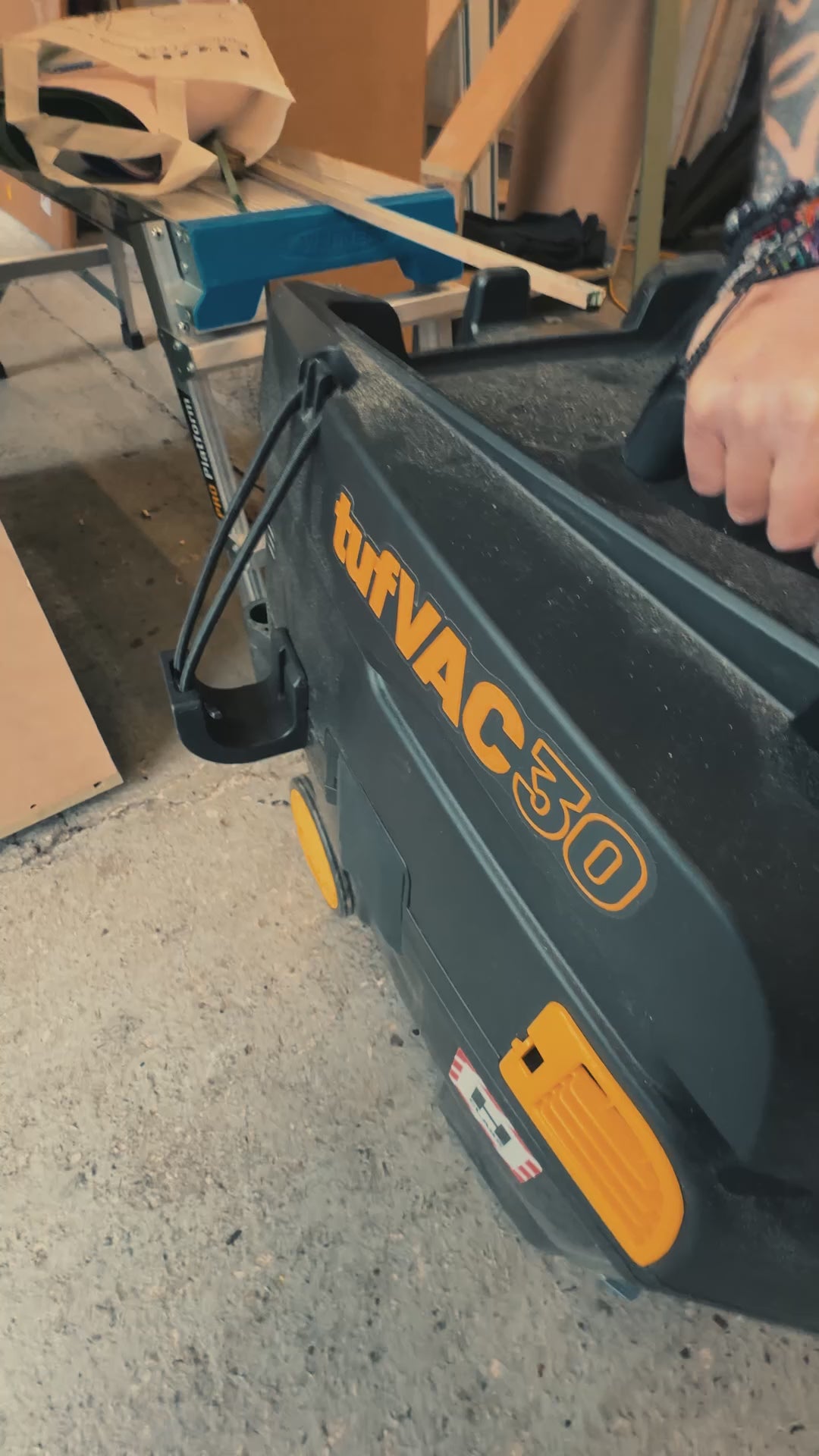 Load video: TUFVAC30M M Class Dust Extractor - Power Tool Take Off - V-TUF