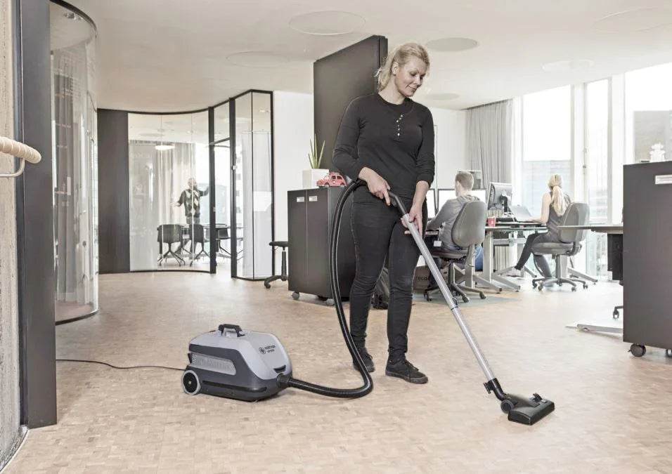 VP600 STD 2 UK Dry Vacuum Cleaner 41600862- Nilfisk