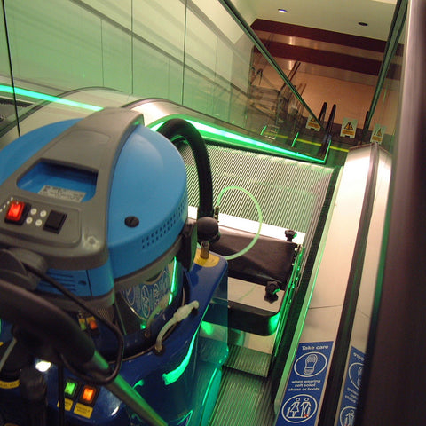 Professional 550 Escalator &amp; Travelator Cleaning Machine Duplex