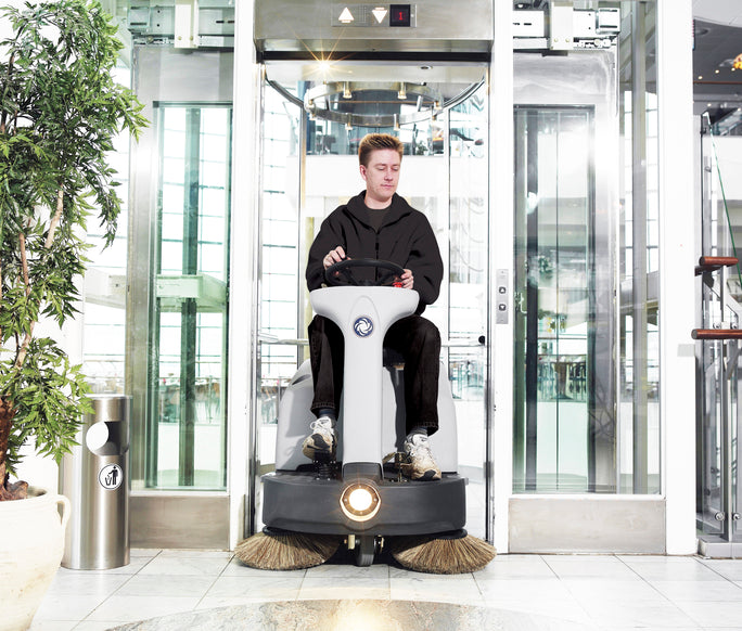 SR1000SB Ride on Battery Road Sweeper - Nilfisk