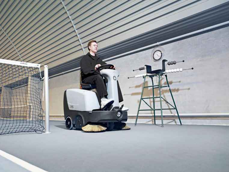 SR1000SB Ride on Battery Road Sweeper - Nilfisk