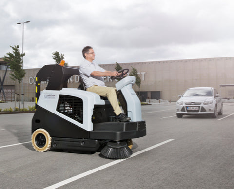 SW5500 B Battery Ride On Floor Sweeper - Nilfisk