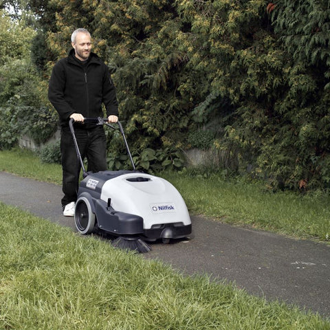 SW750 Battery Powered Warehouse Floor Sweeper Nilfisk