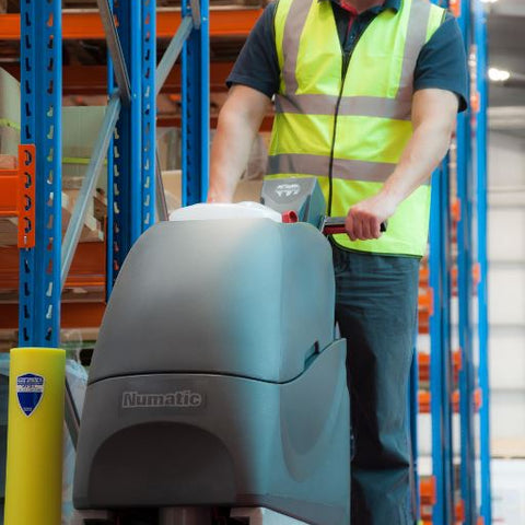 demonstration of the TGB3045 Twintec Scrubber Dryer Battery Powered