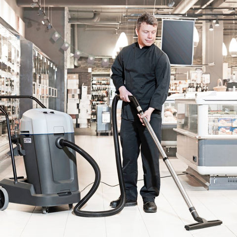 Demonstration of using the Nilfisk Wet and dry vacuum cleaner