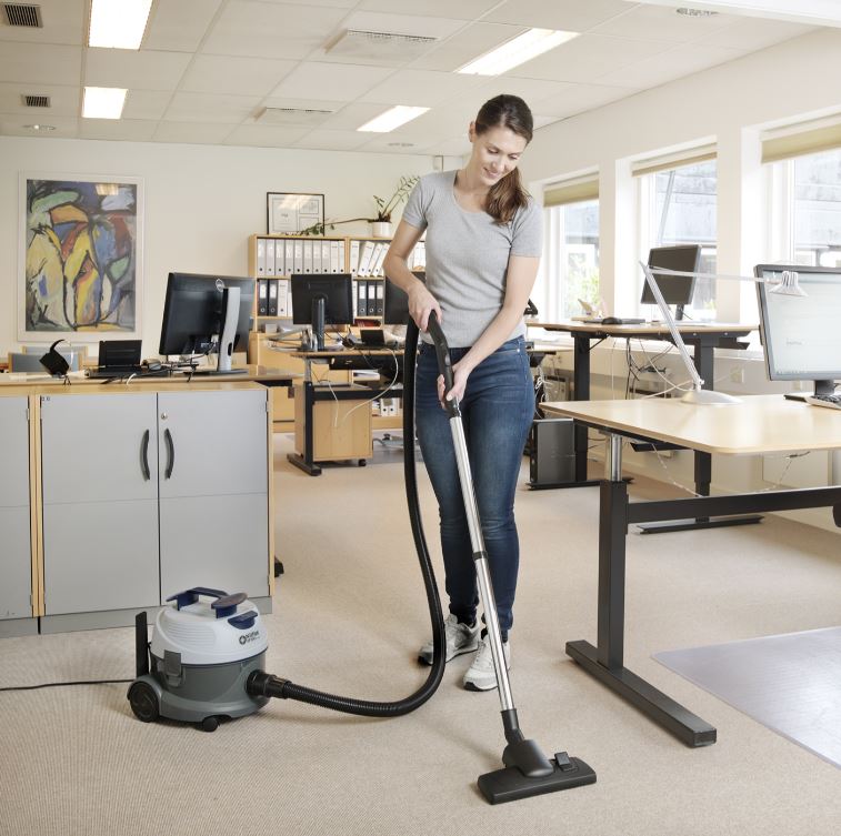 VP100-UK Dry Vacuum Cleaner - Nilfisk