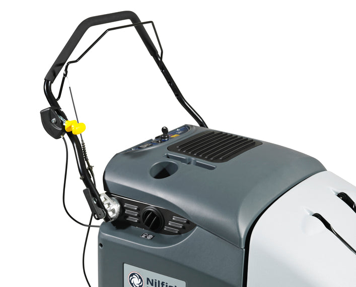 Handle and control section of Nilfisk SW900 sweeper designed for easy operation and maneuverability