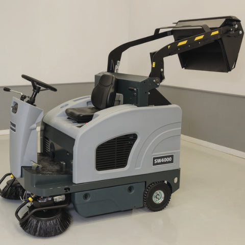 SW4000 P Ride on Petrol Road Sweeper - Nilfisk